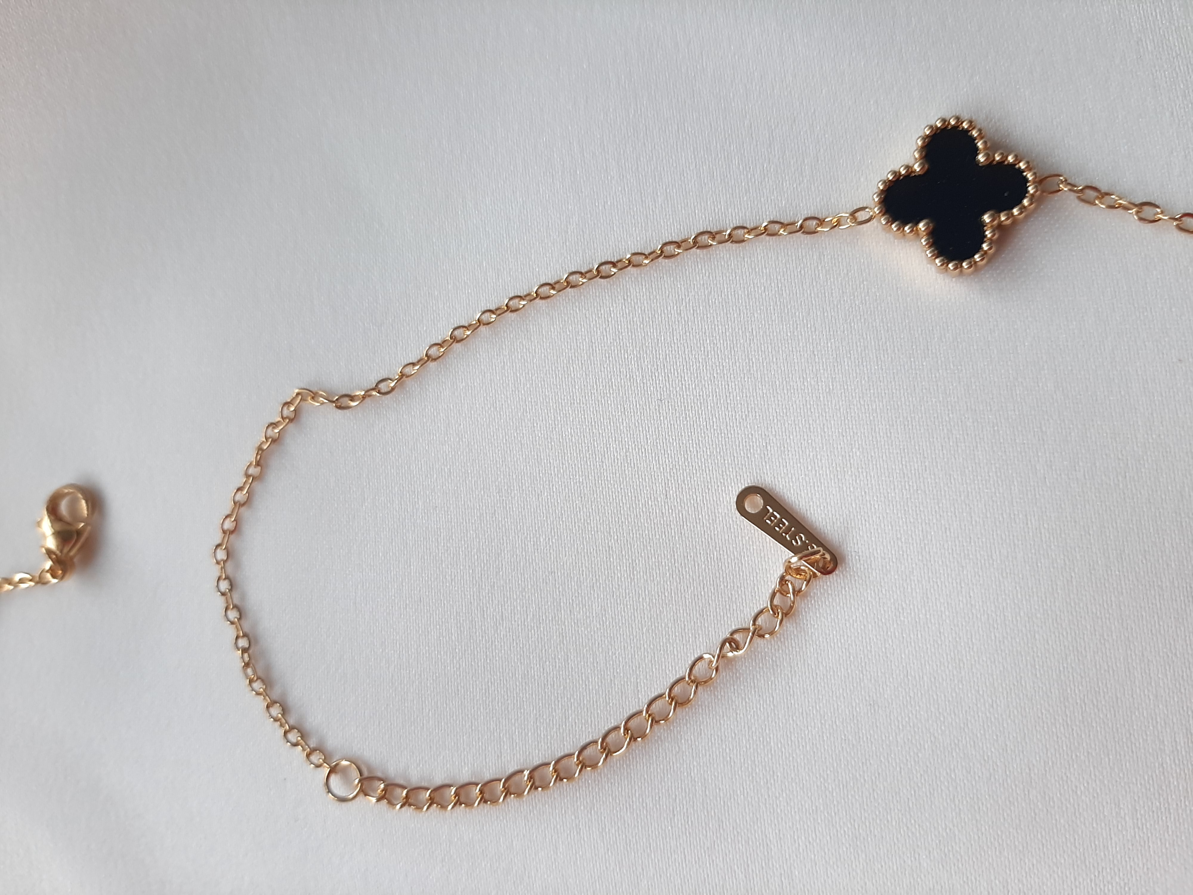 دارای قفل طوطی و ۵سانت زنجیر سایز استیل